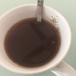 グレープフルーツジュースとハチミツ入り紅茶